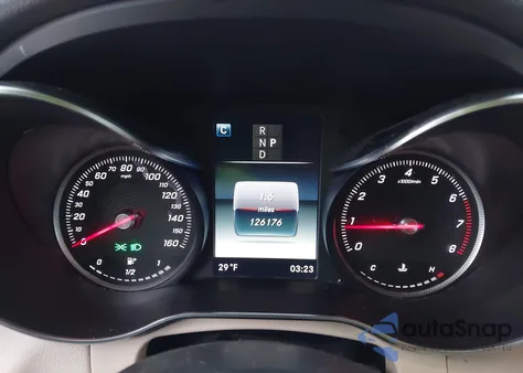 2018 Mercedes-Benz Glc 300 4Matic z USA, uszkodzony, nr VIN WDC0G4KB8JV046188